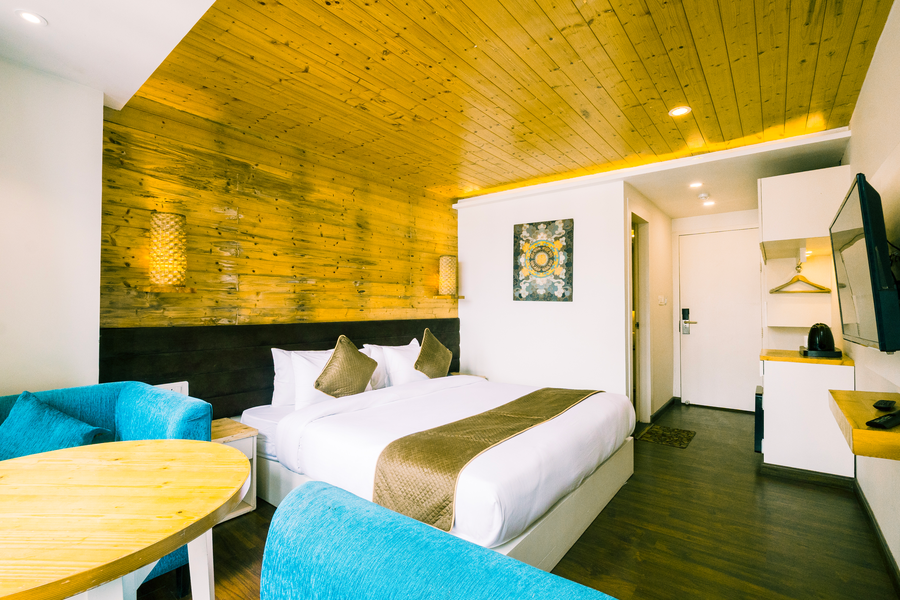 sparrow elements boutique near mg marg