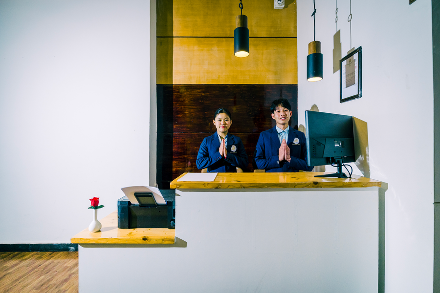 sparrow elements boutique near mg marg