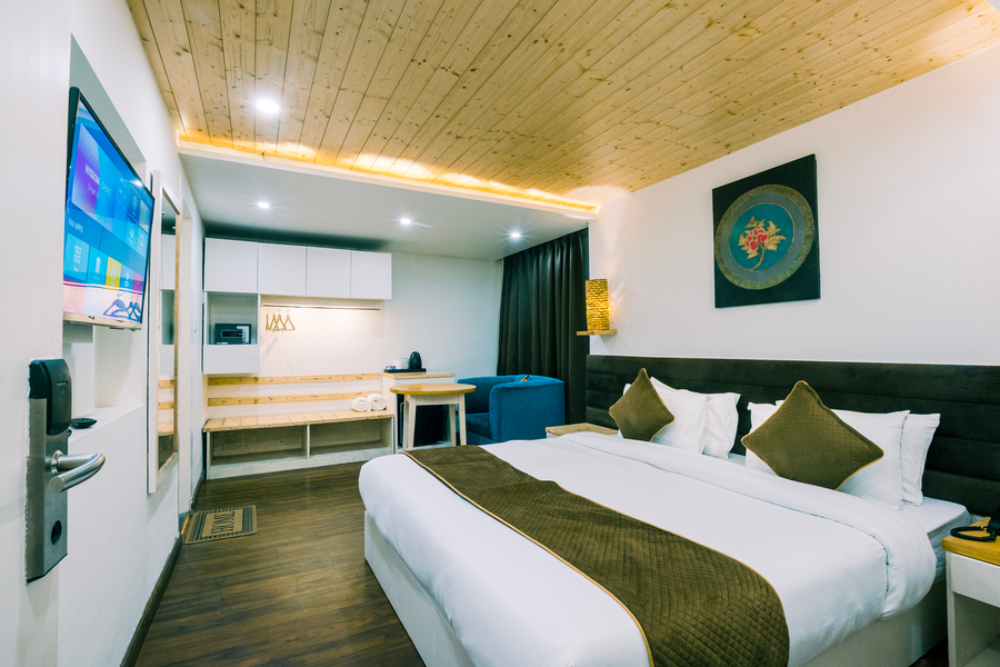 sparrow elements boutique near mg marg