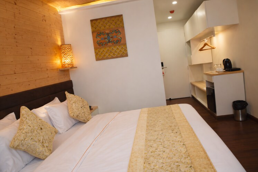 sparrow elements boutique near mg marg