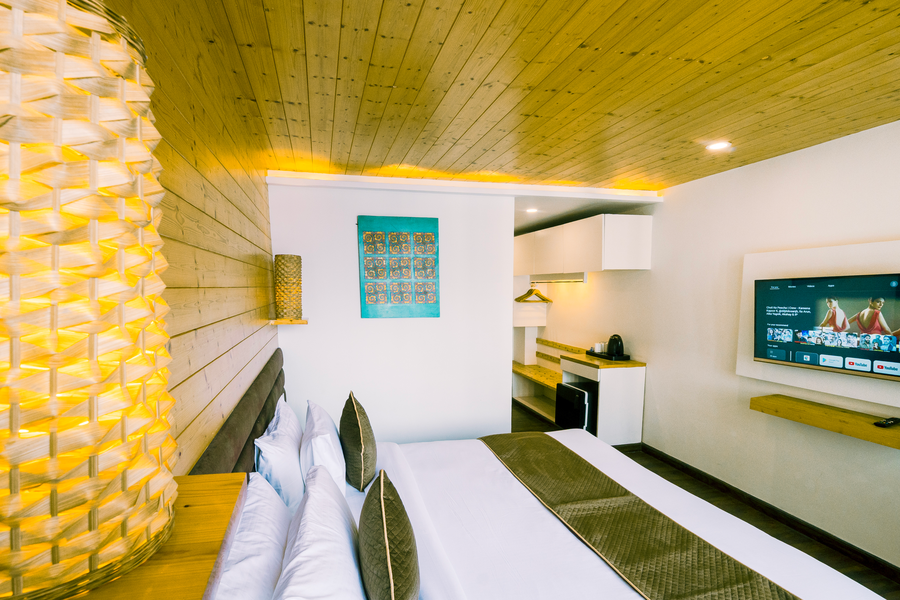 sparrow elements boutique near mg marg