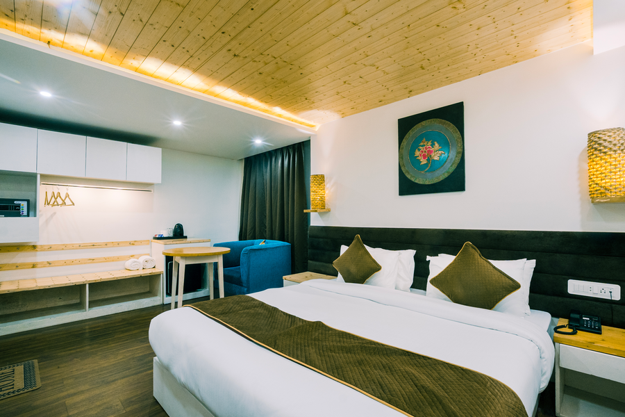 sparrow elements boutique near mg marg