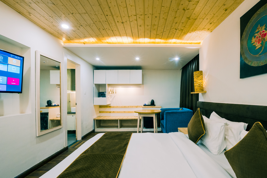 sparrow elements boutique near mg marg