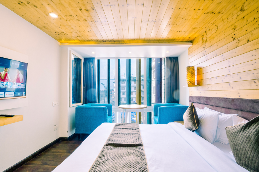 sparrow elements boutique near mg marg