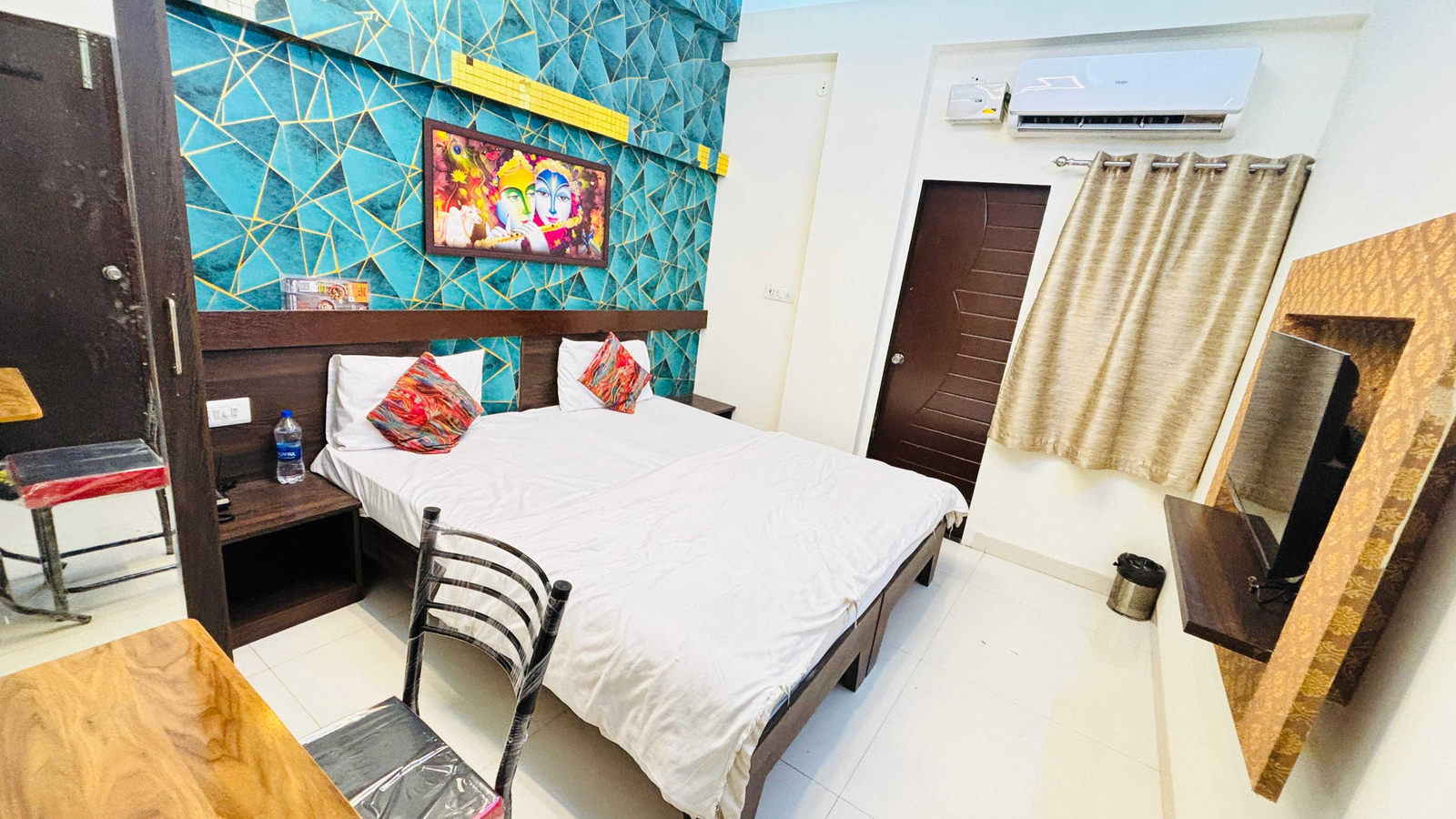 collection o meghdoot garden formerly hotel shree krishna avenue