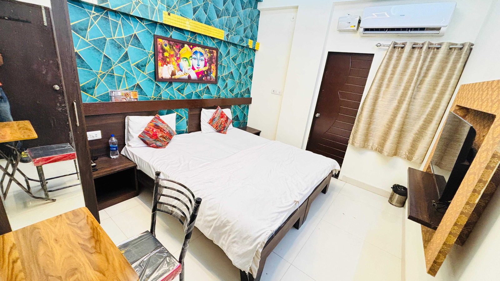 collection o meghdoot garden formerly hotel shree krishna avenue