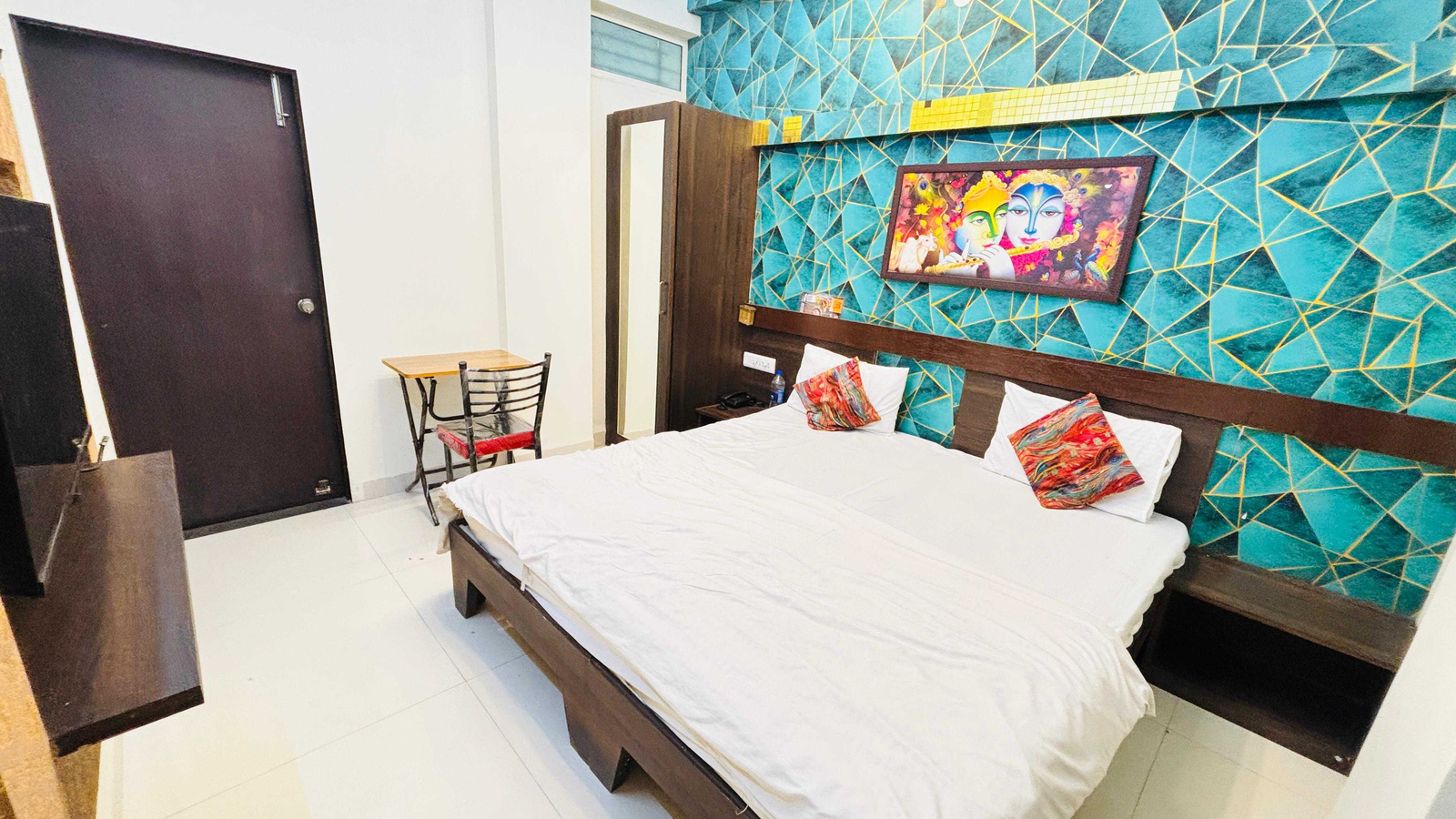 collection o meghdoot garden formerly hotel shree krishna avenue