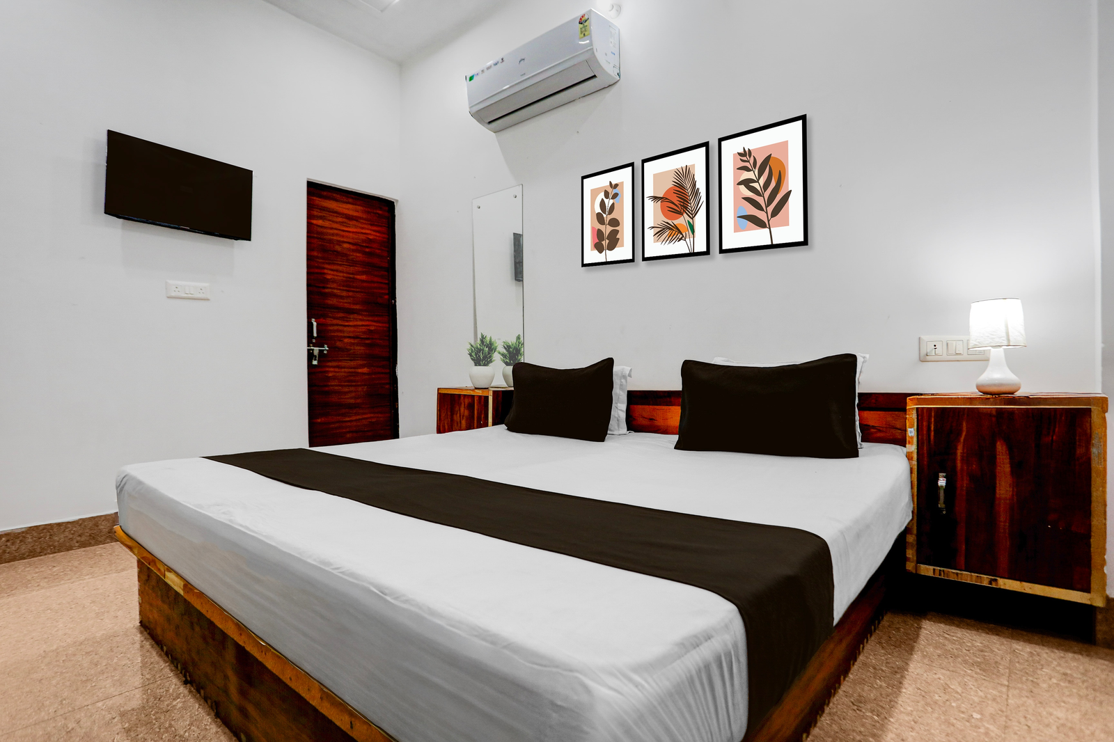 hotel o naroli crossway mathura formerly dev residency