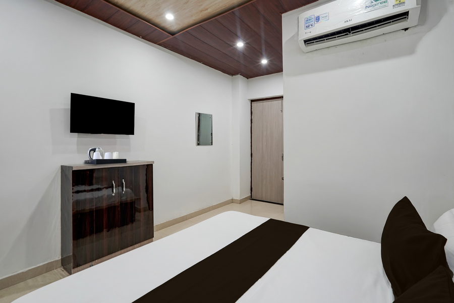 townhouse oak char dham vrindavan
