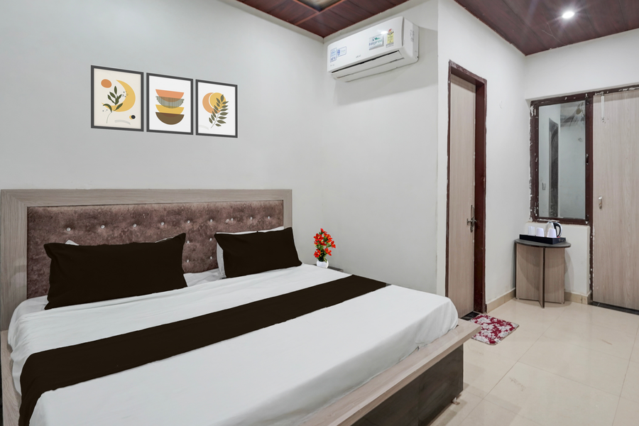 townhouse oak char dham vrindavan