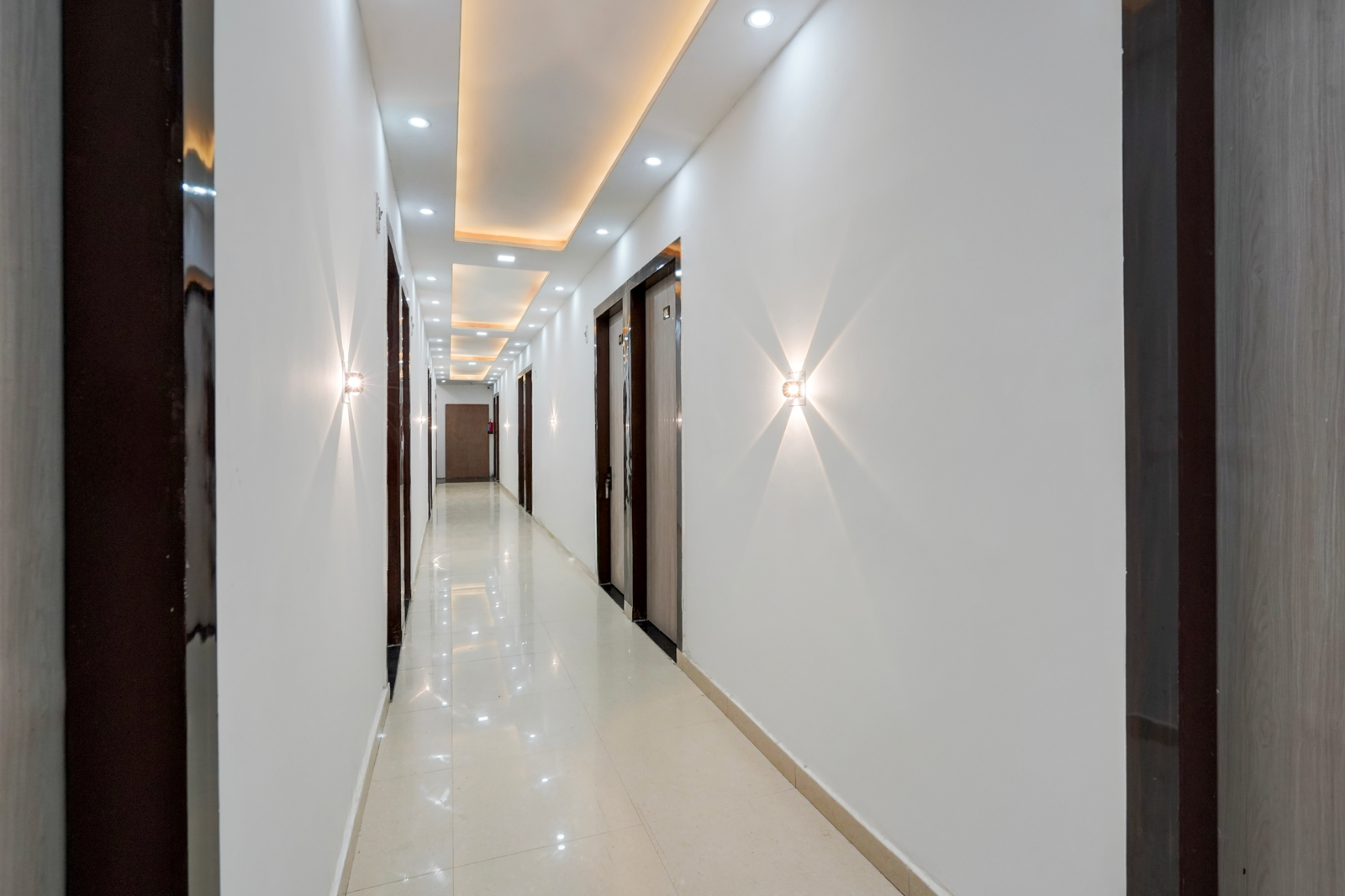 super townhouse oak char dham vrindavan