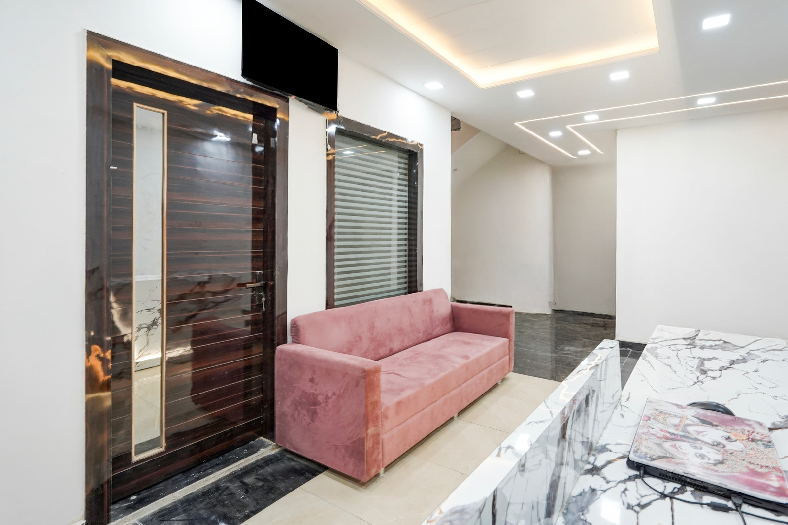 super townhouse oak char dham vrindavan