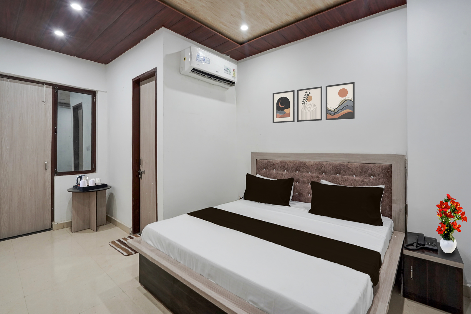 super townhouse oak char dham vrindavan