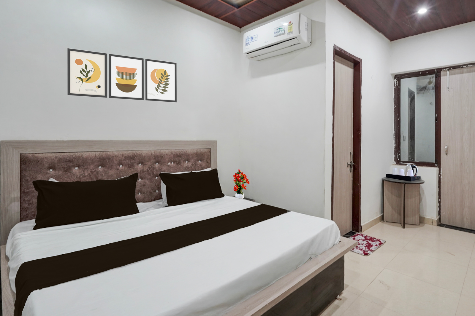 super townhouse oak char dham vrindavan