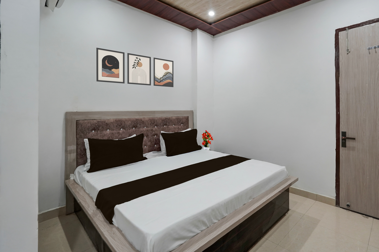 super townhouse oak char dham vrindavan