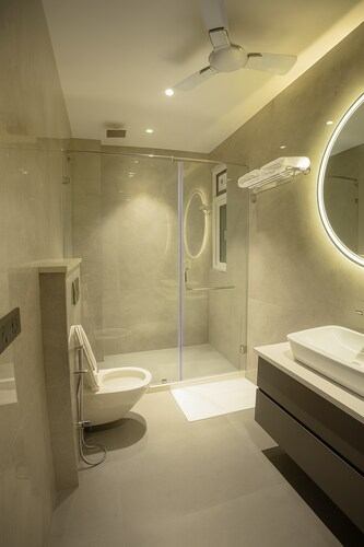 hotel ivory leaf stays