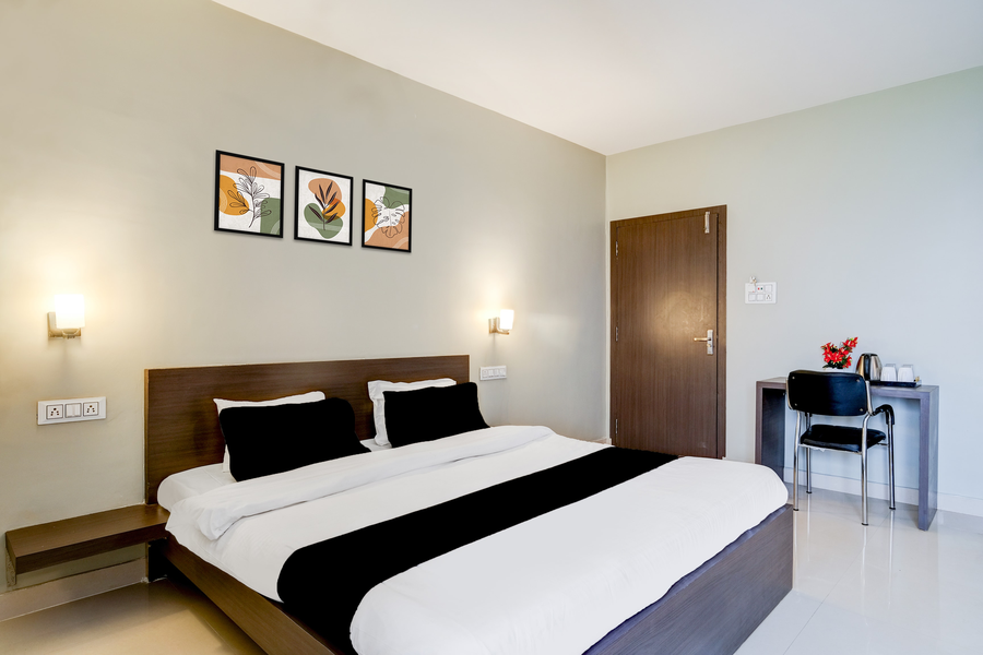 super hotel o dlf phase 1 metro station gurugram