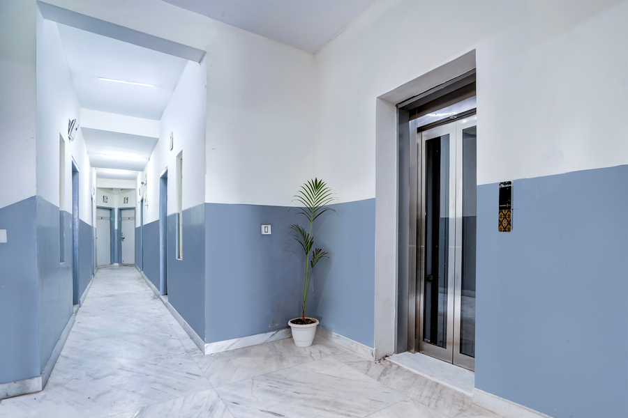 super hotel o dlf phase 1 metro station gurugram