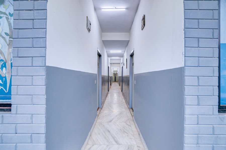 super hotel o dlf phase 1 metro station gurugram