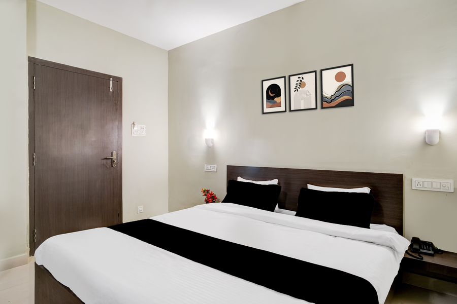 super hotel o dlf phase 1 metro station gurugram