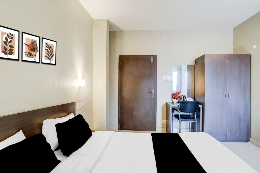 super hotel o dlf phase 1 metro station gurugram