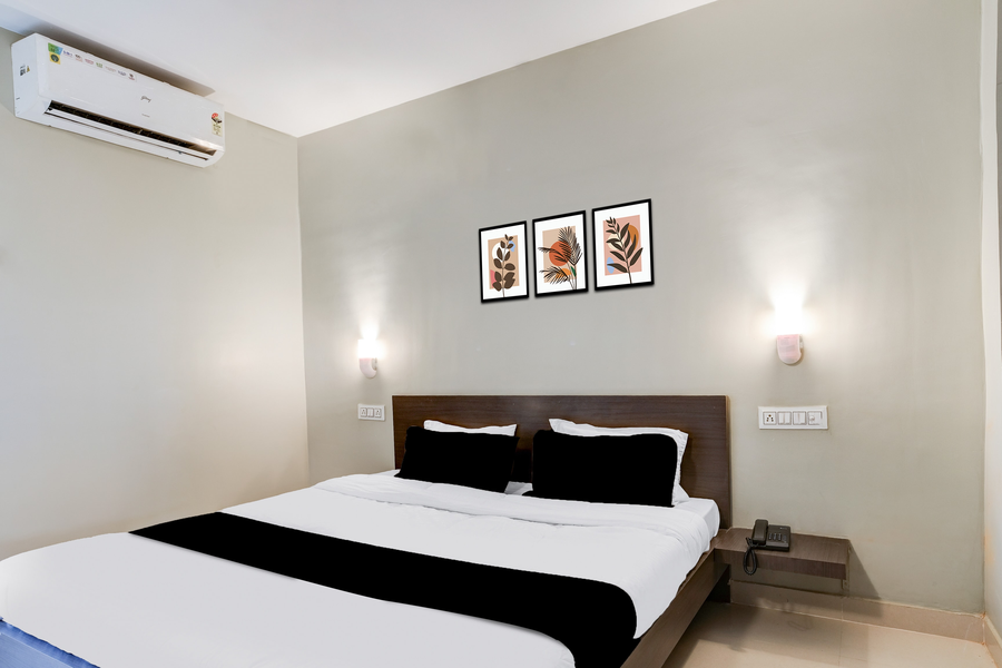 super hotel o dlf phase 1 metro station gurugram