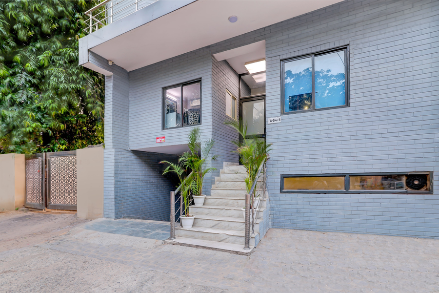 super hotel o dlf phase 1 metro station gurugram