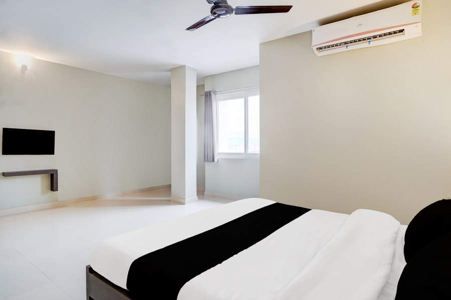 super hotel o dlf phase 1 metro station gurugram