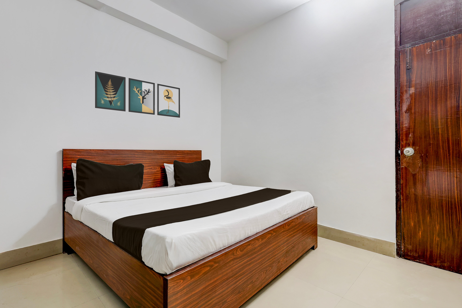 super hotel o sector 4 manraj complex gurugram
