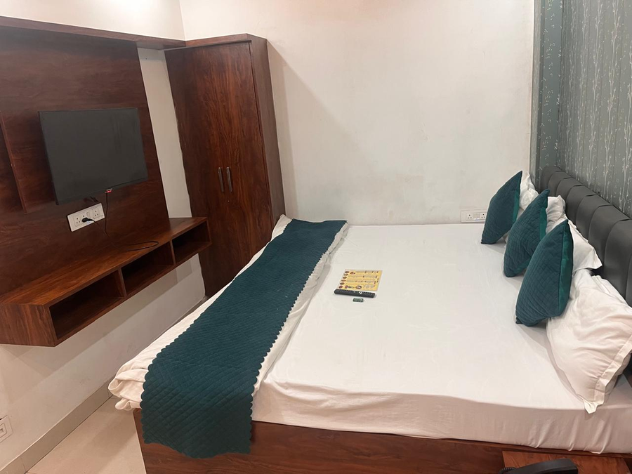 ganga view shree ishan dev inn