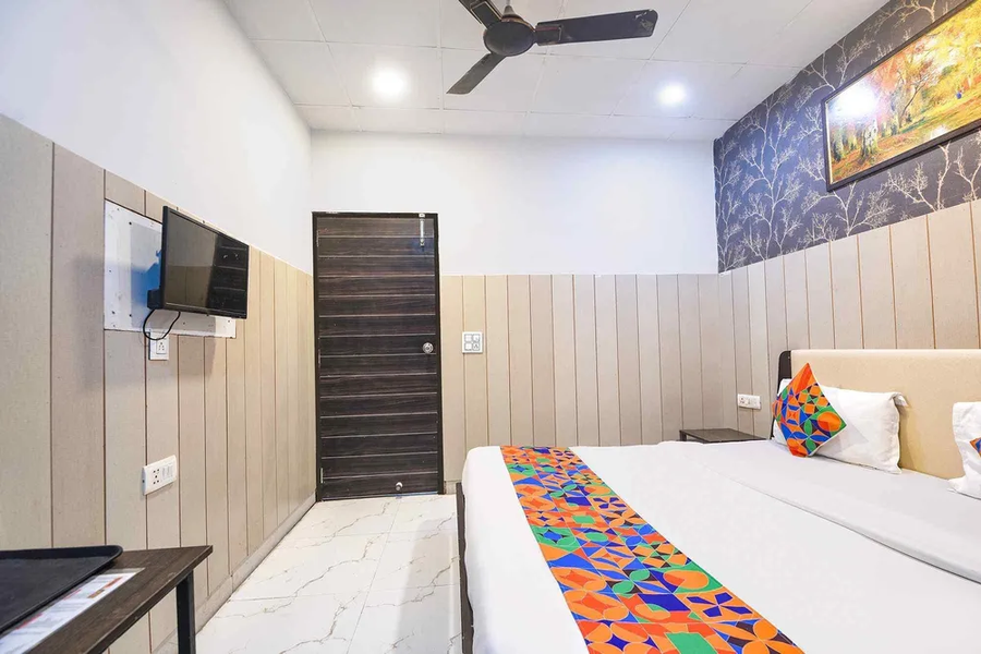 fabhotel mannat paschim vihar