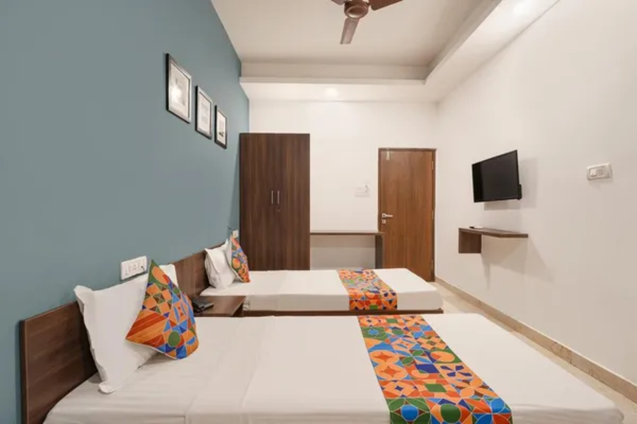 Fabhotel Skyline,,3 star