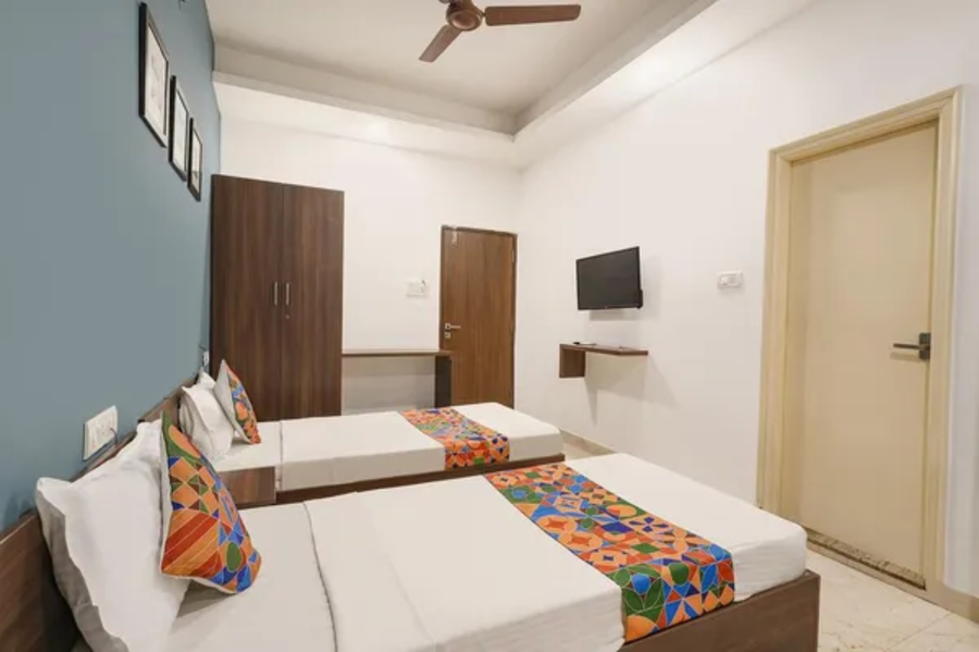 Fabhotel Skyline,,3 star