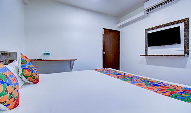 fabhotel world king