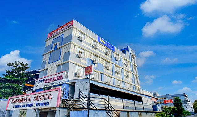 Fabhotel World King,Chakan,3 star