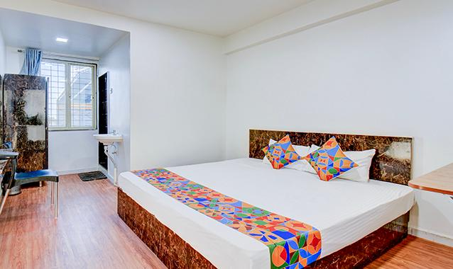 fabhotel world king