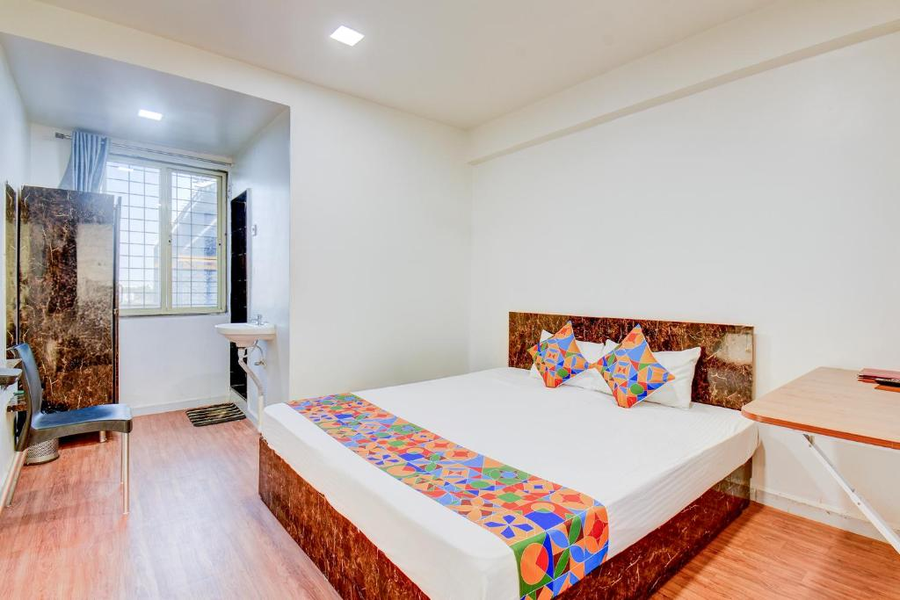 fabhotel world king