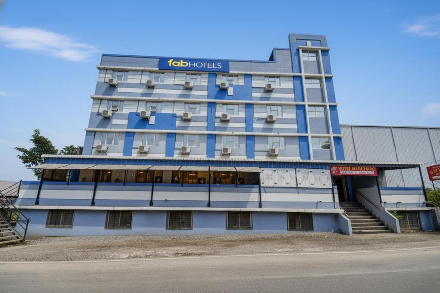 Fabhotel World King,Chakan,3 star