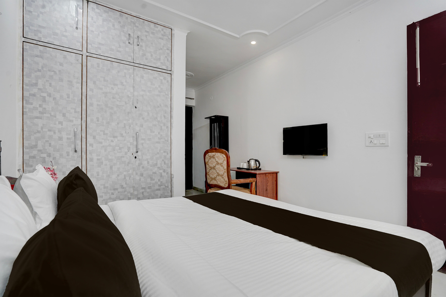 super townhouse sector 46 huda market