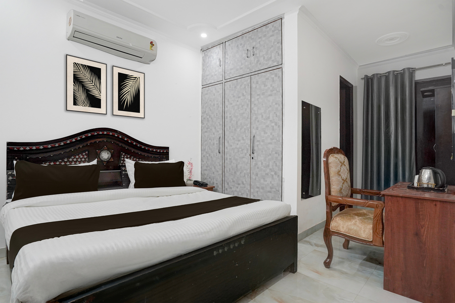 super townhouse sector 46 huda market