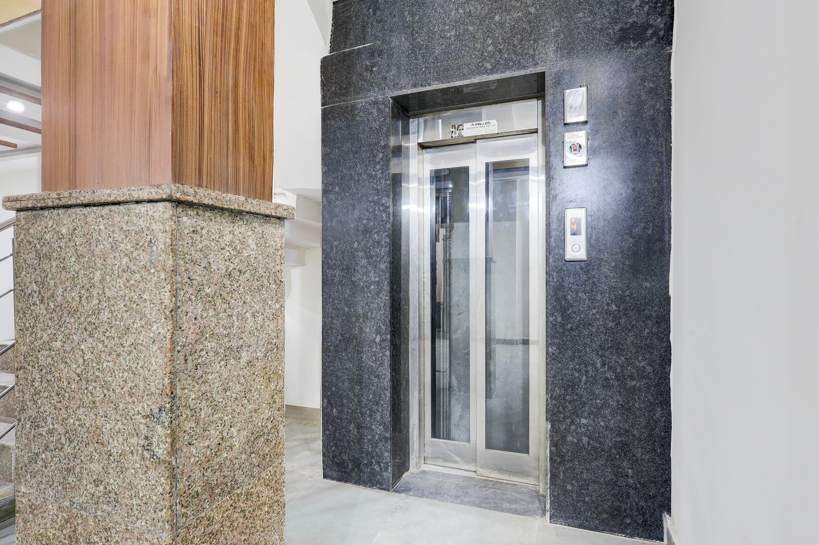 Super Collection O Dlf Phase 3 Metro Station Gurgaon Formerly Krishnay Residency,,3 star