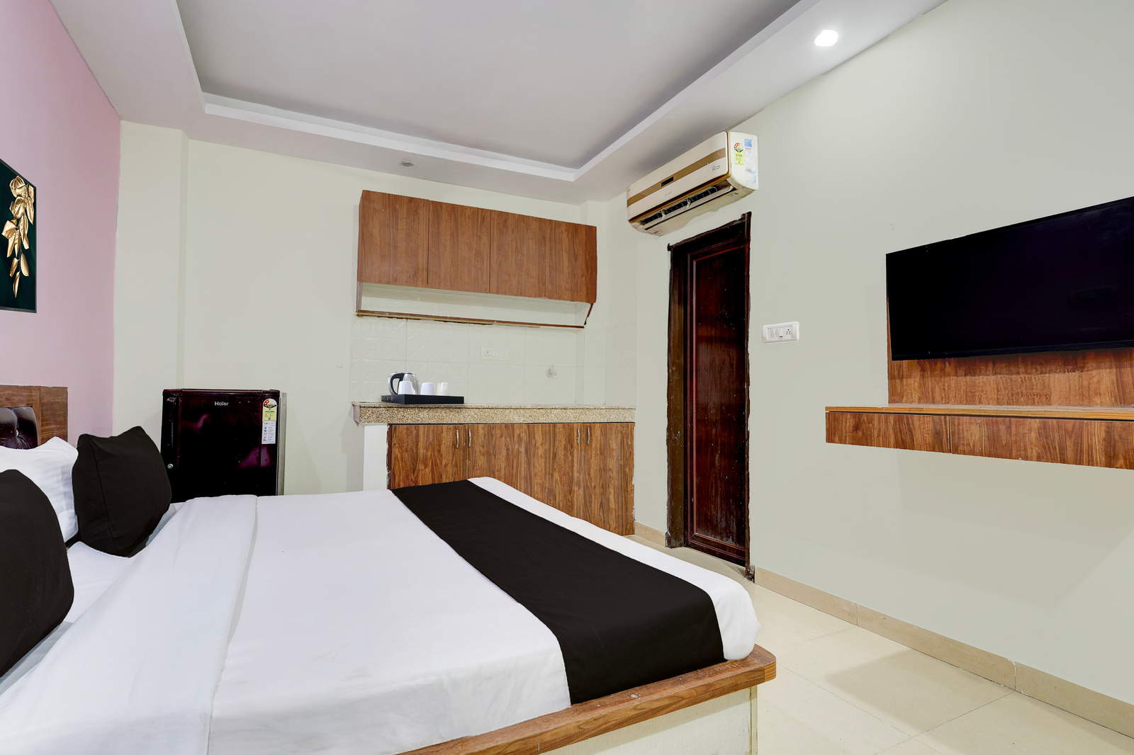 super collection o dlf phase 3 metro station gurgaon formerly krishnay residency