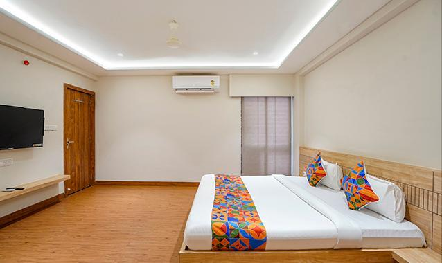 fabhotel white pearl