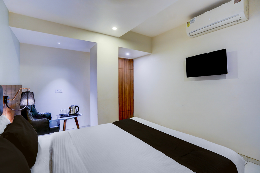 townhouse vadodara railway junction formerly hotel unique