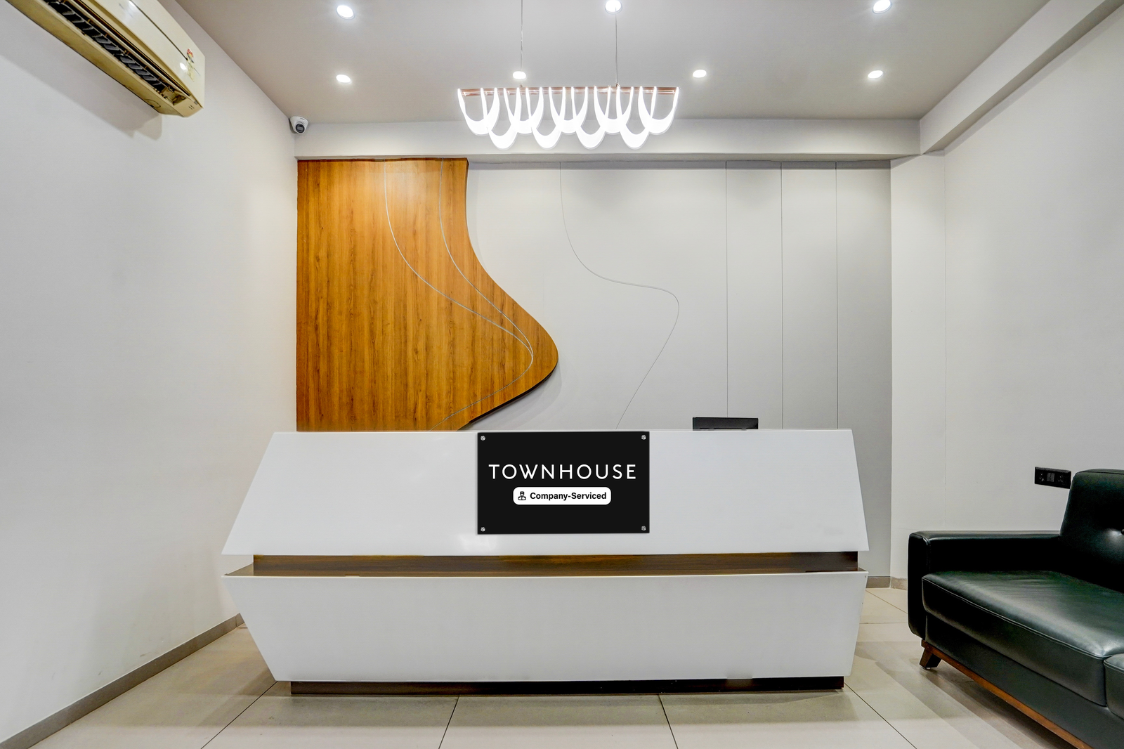 townhouse vadodara railway junction formerly hotel unique