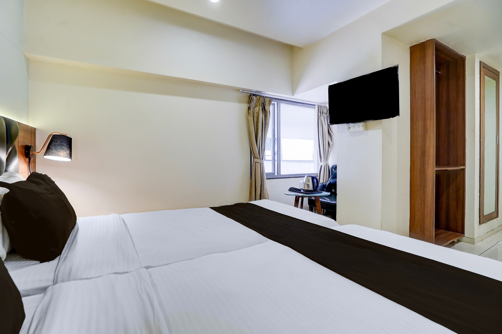 townhouse vadodara railway junction formerly hotel unique