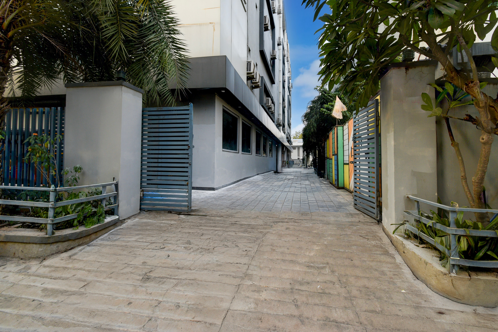 Super Collection O Erragadda Metro Station Formerly Golden Gate,India>>Hyderabad,3 star