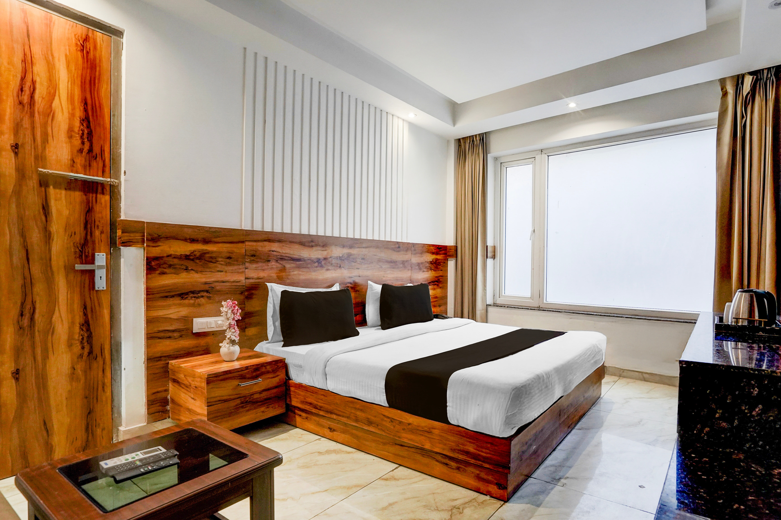 super townhouse railway road katra formerly the amro