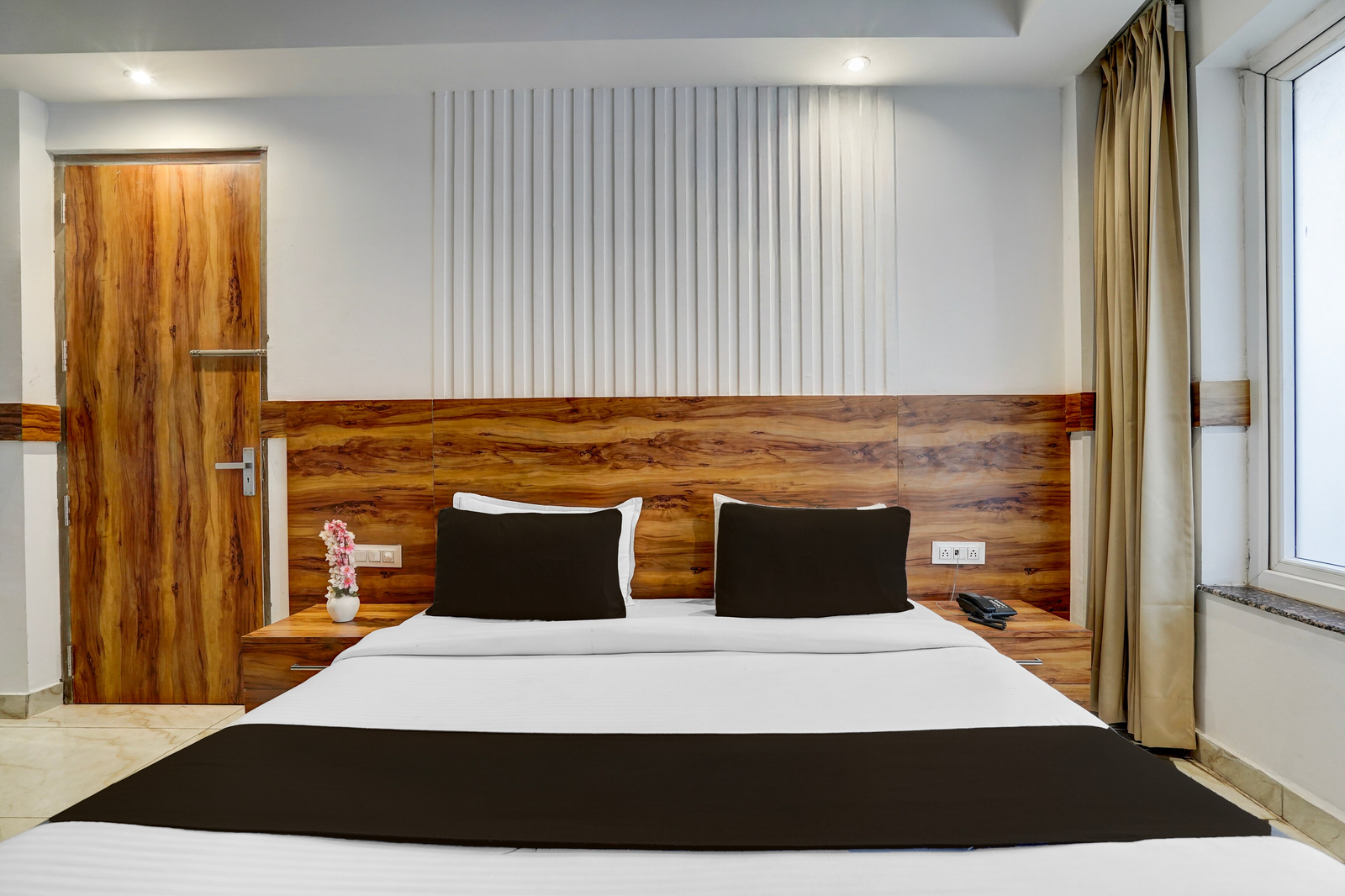 super townhouse railway road katra formerly the amro