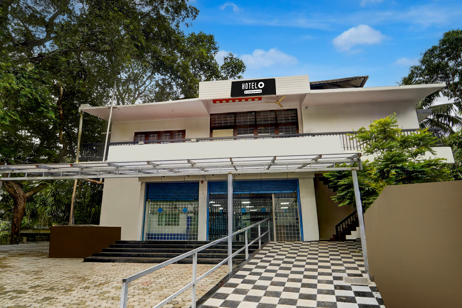 super hotel o csir pappanamcode formerly ambadi guest house